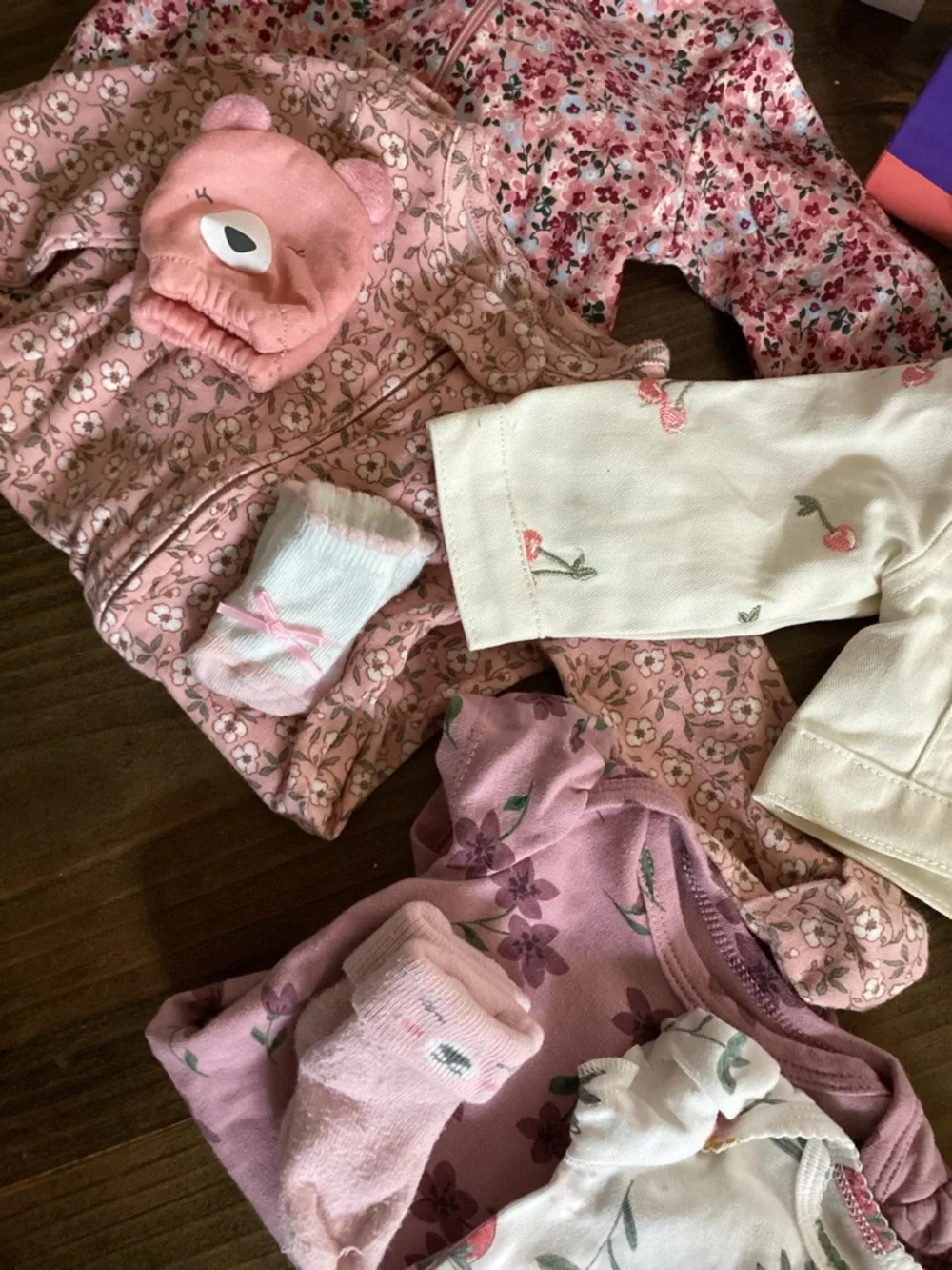 Baby girl 0-3 gift bundle/lot clothes and assortments - Picture 4 of 6